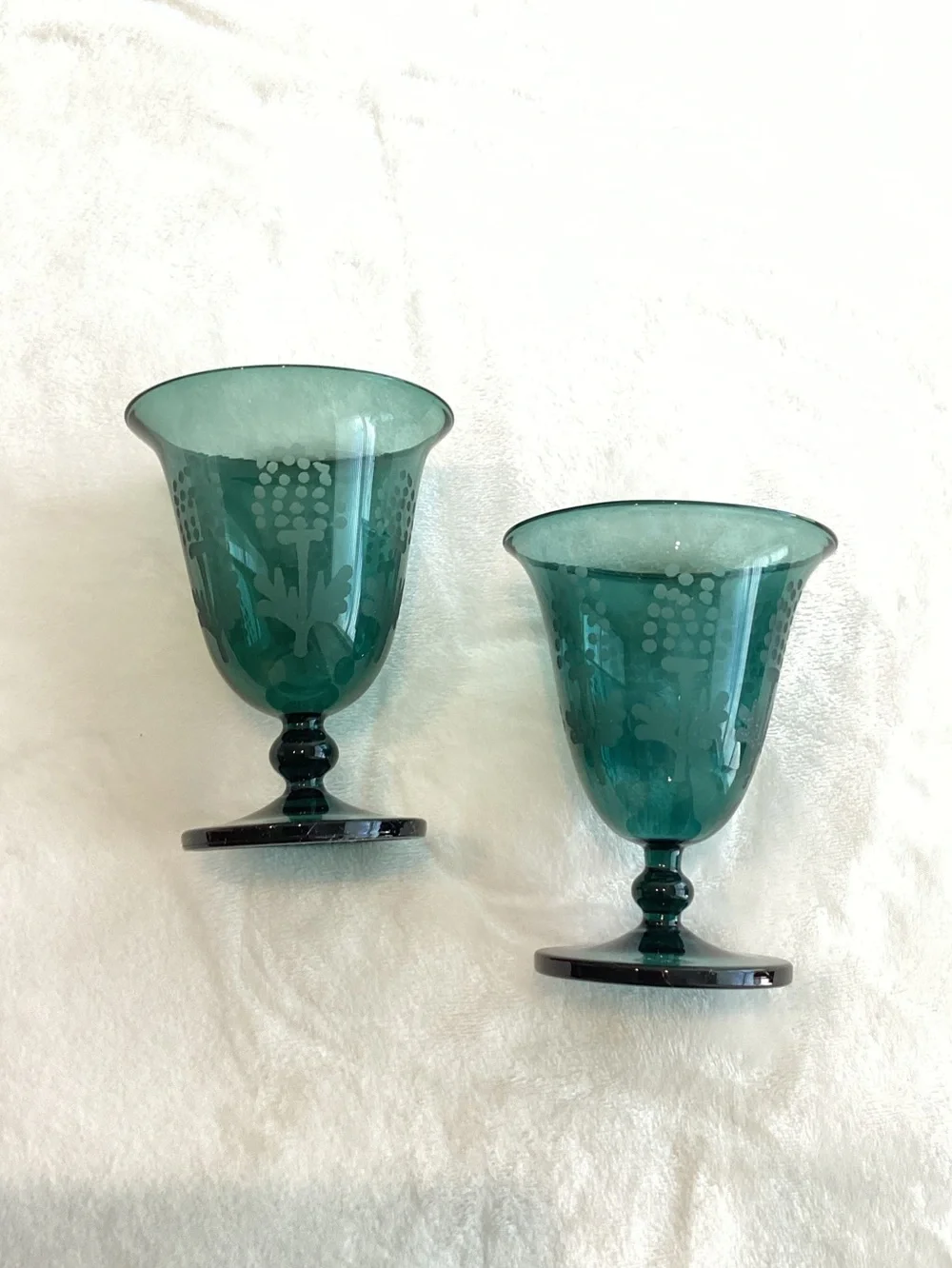 Anthropologie Green Goblet Glass Alejandra New Set of 2 Borosilicate